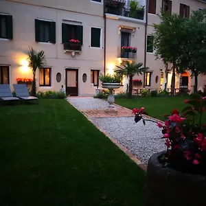 Cinqueteste Luxury 2* Venice